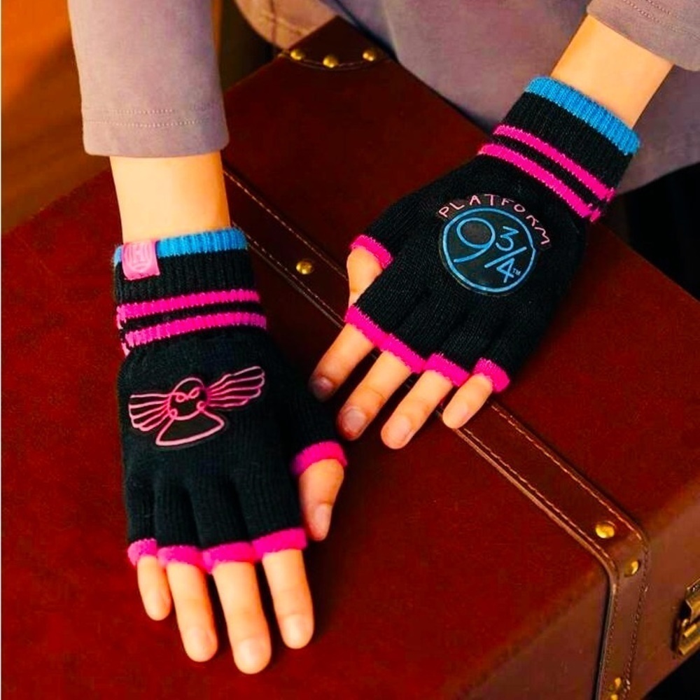Harry Potter Womens Fingerless Gloves Hedwig 9 3/4 Platform